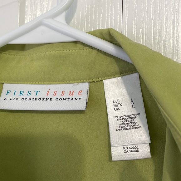 EUC Claiborne button up blouse with three-quarter inch sleeves size large - Picture 2 of 4